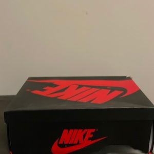 Jordan 1 hyper royal 2018